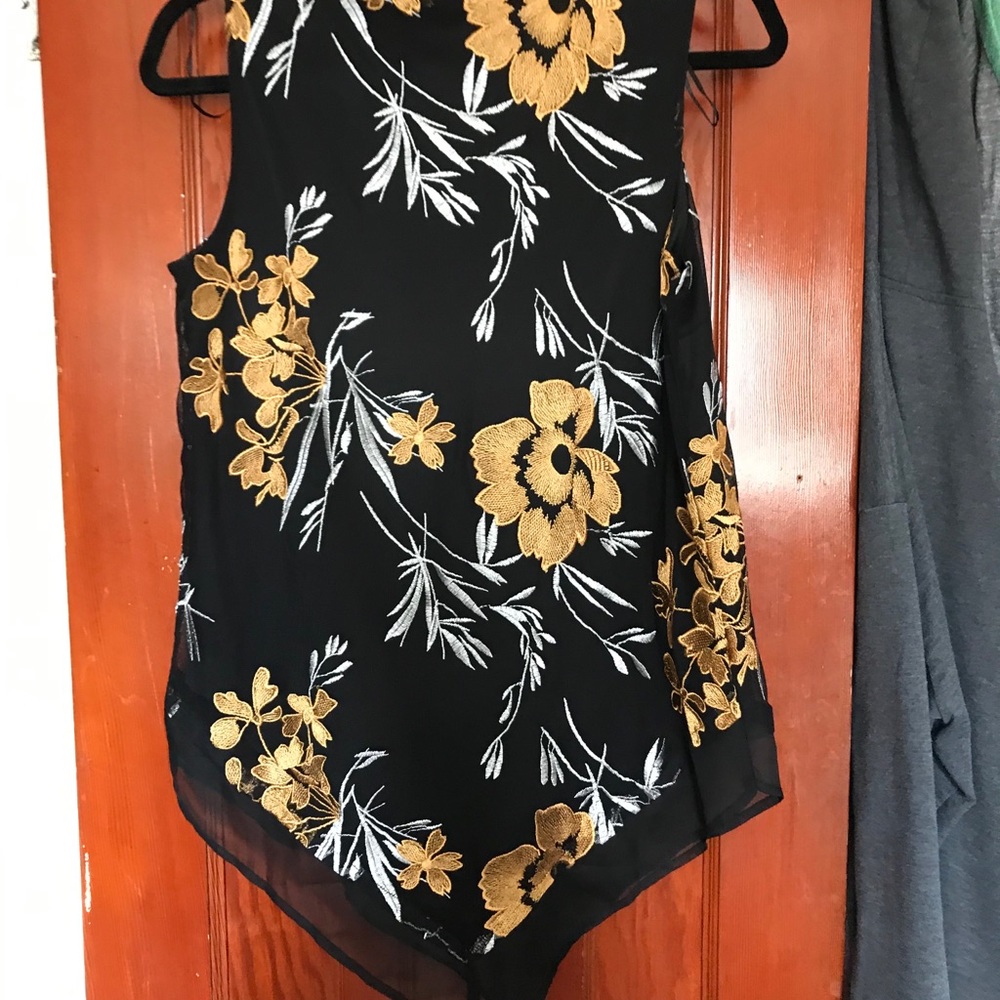 SOLD FREE ADD ON Beautiful tunic shirt! - Picture 5 of 5